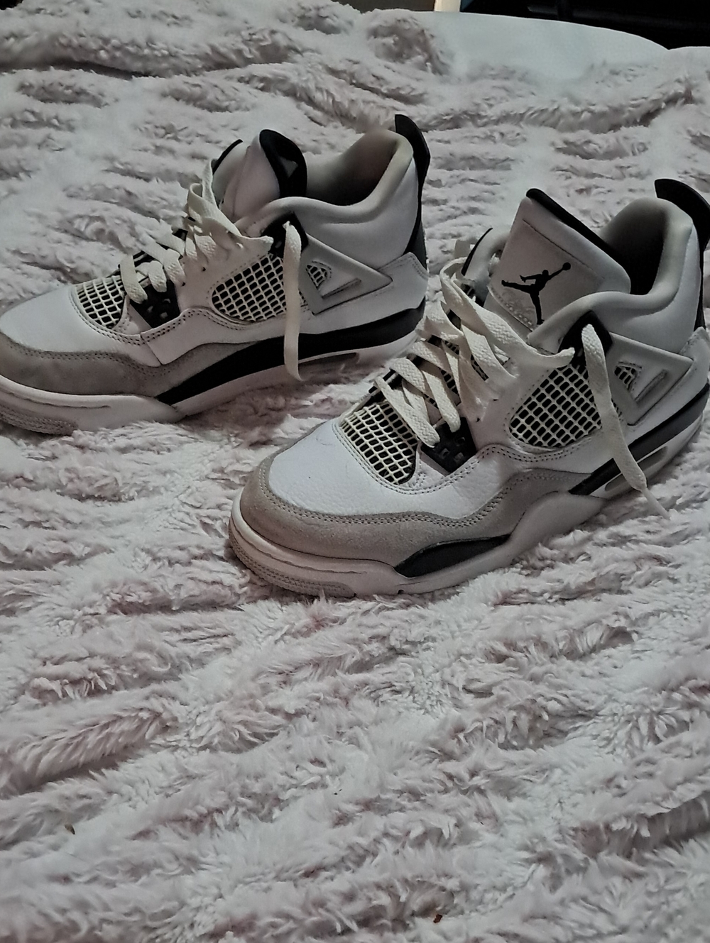 Jordans Sneakers in White and Black